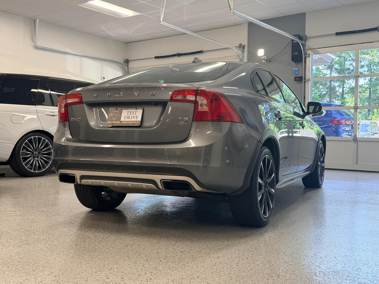 Volvo S60 Cross Country 4dr Sdn T5 Platinum 2016