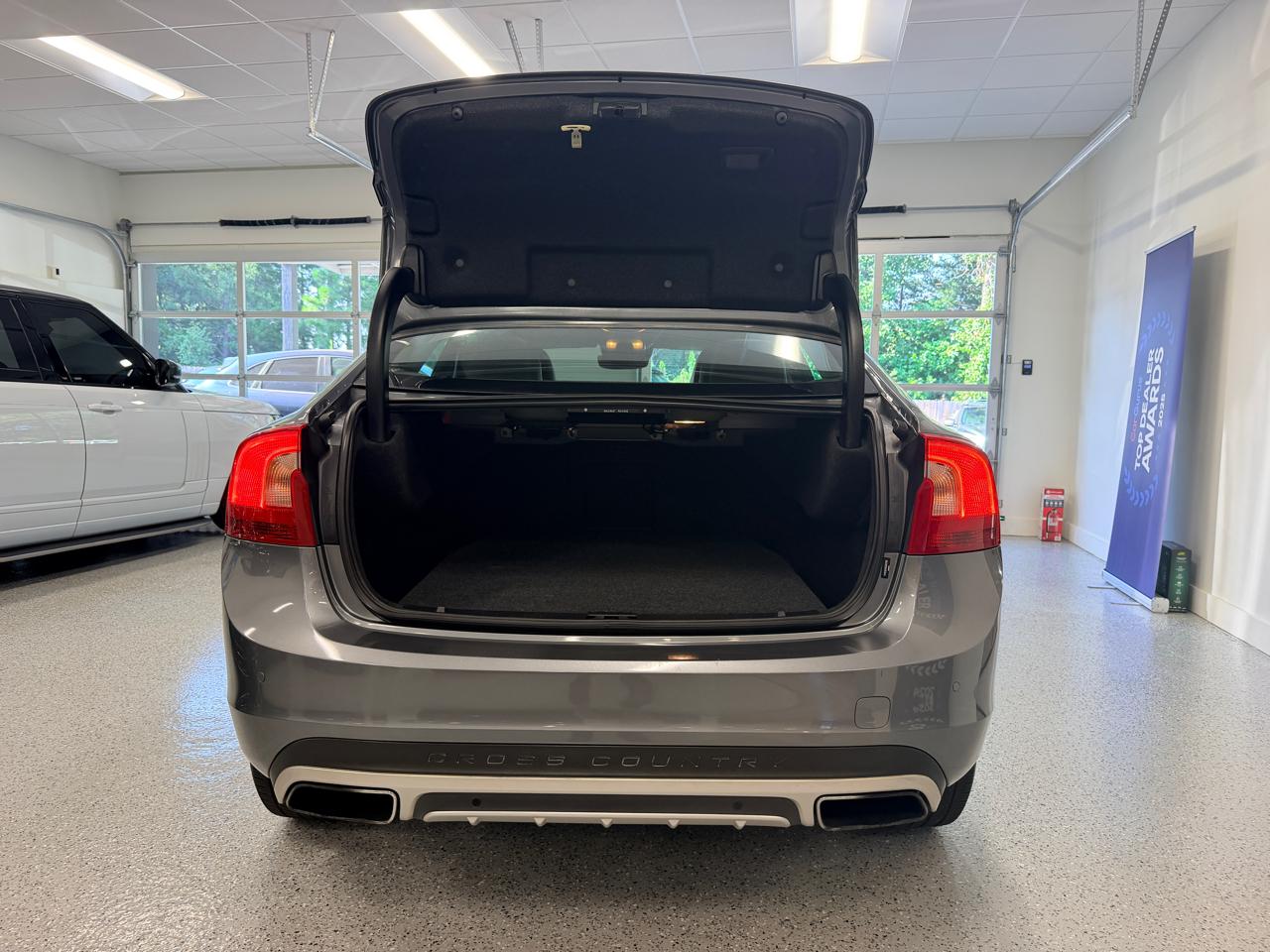 Volvo S60 Cross Country 4dr Sdn T5 Platinum 2016