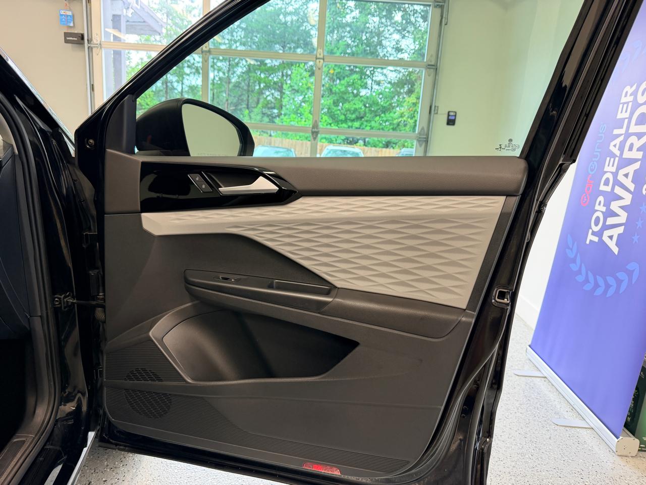 Volkswagen Taos S FWD 2023