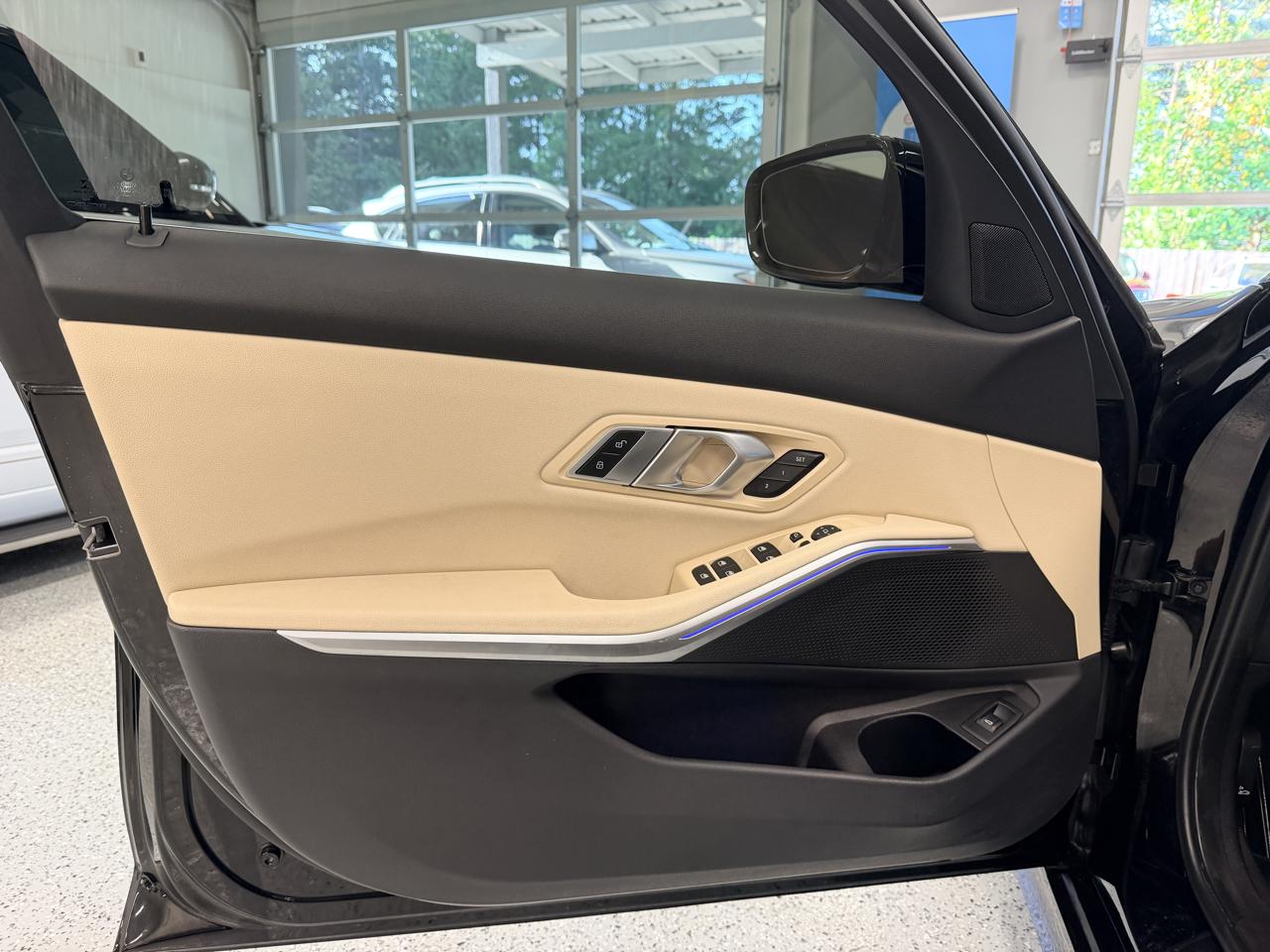 BMW 3 Series  2021