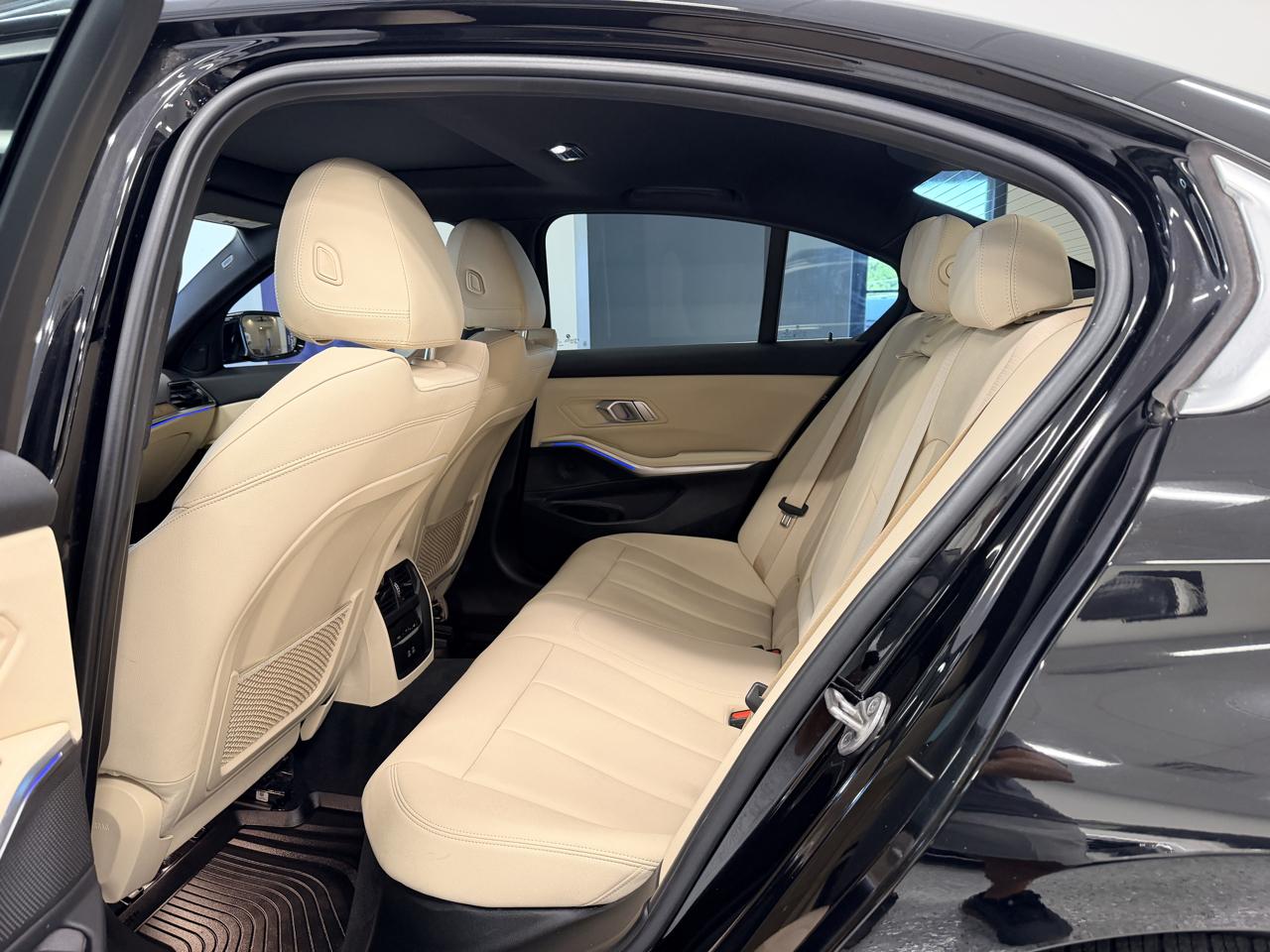 BMW 3 Series  2021