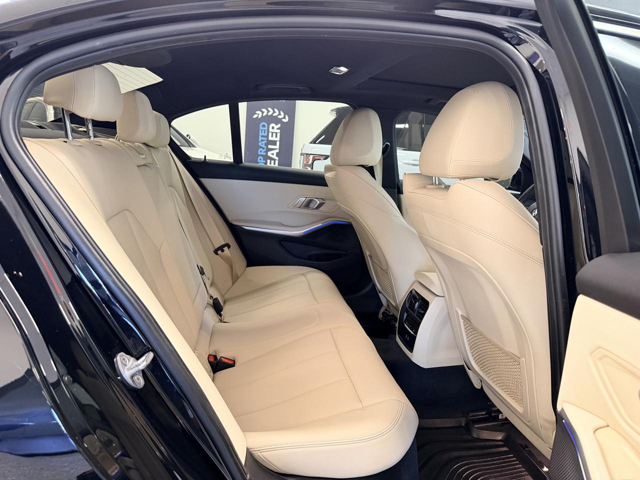 BMW 3 Series  2021