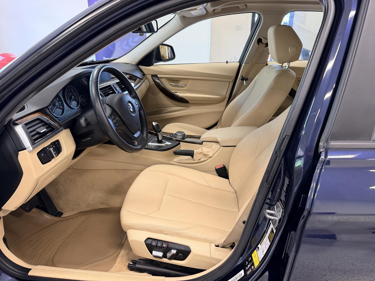 BMW 3 Series 4dr Sdn 320i xDrive AWD 2016