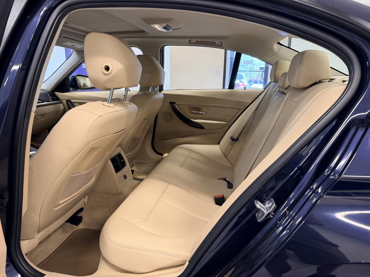 BMW 3 Series 4dr Sdn 320i xDrive AWD 2016