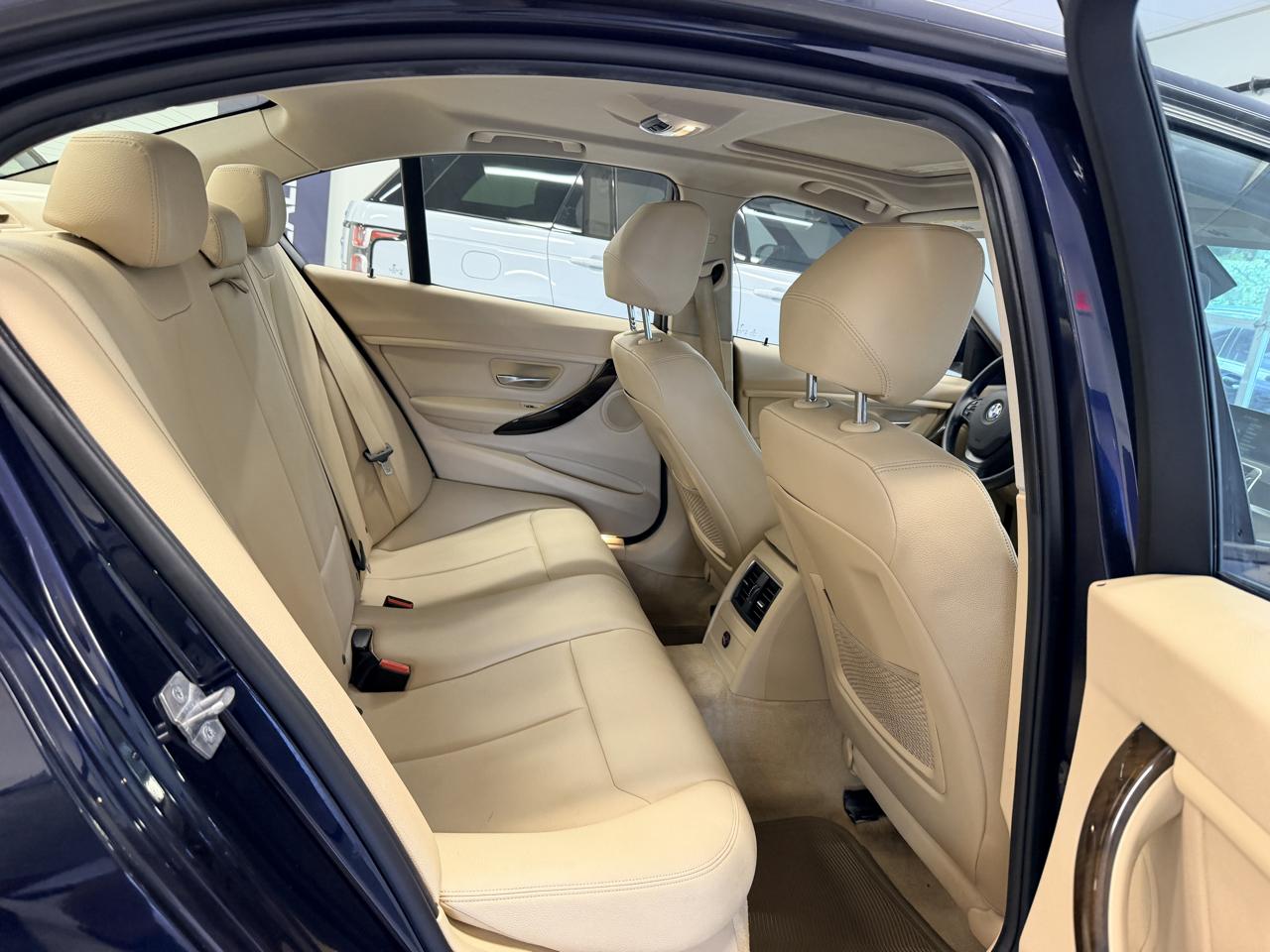 BMW 3 Series 4dr Sdn 320i xDrive AWD 2016