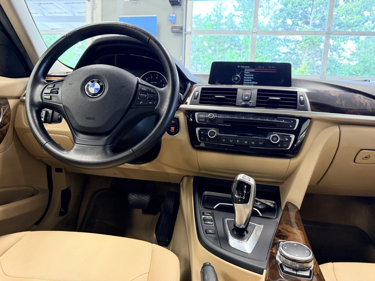 BMW 3 Series 4dr Sdn 320i xDrive AWD 2016