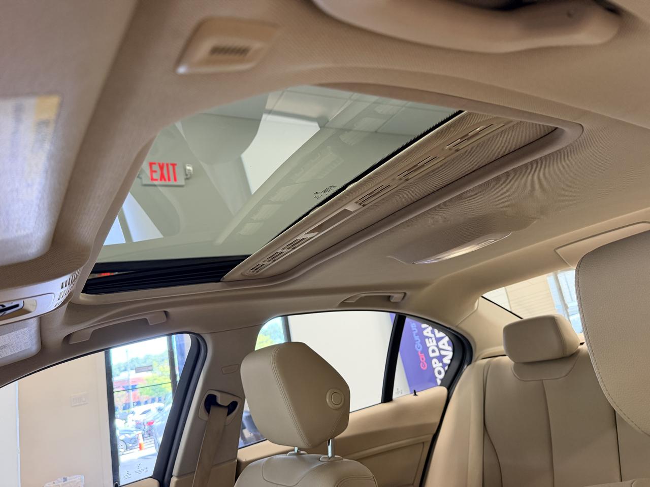 BMW 3 Series 4dr Sdn 320i xDrive AWD 2016