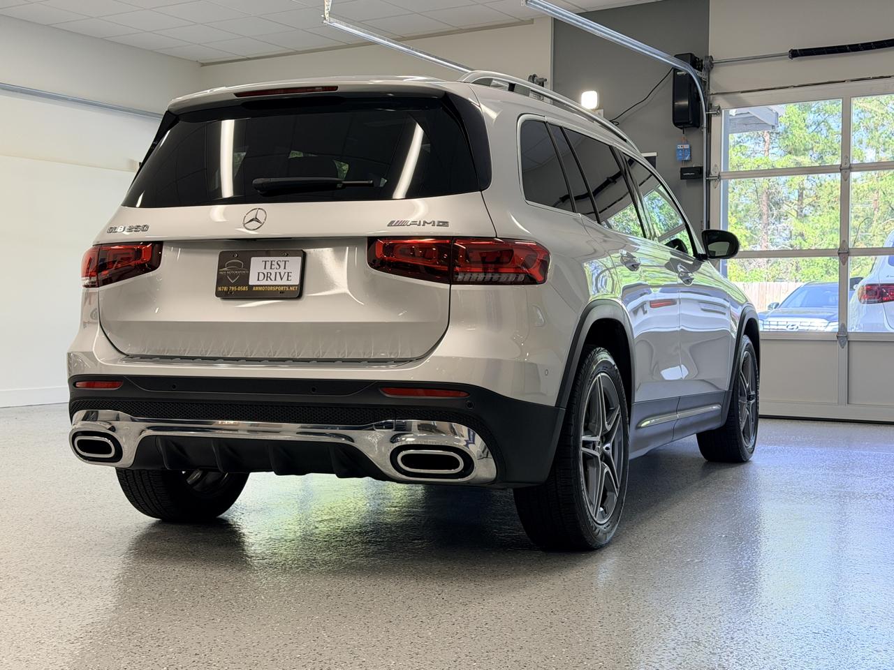 Mercedes-Benz GLB  2021