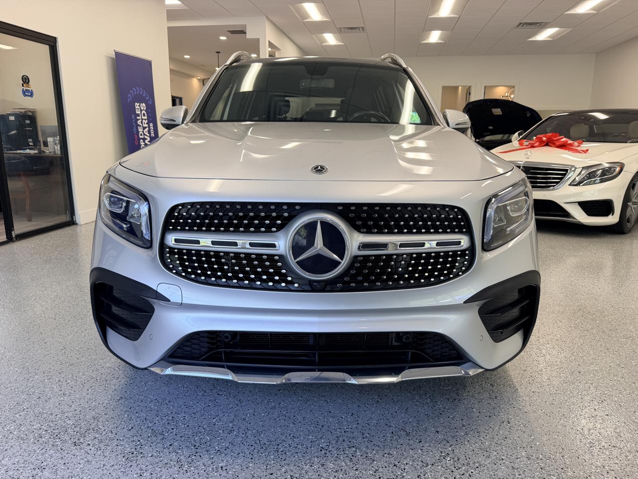 Mercedes-Benz GLB  2021
