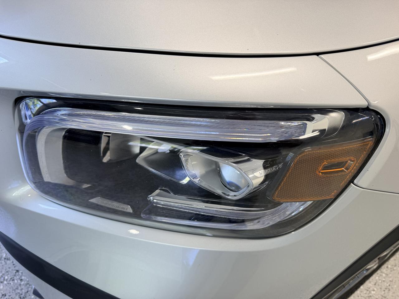 Mercedes-Benz GLB  2021