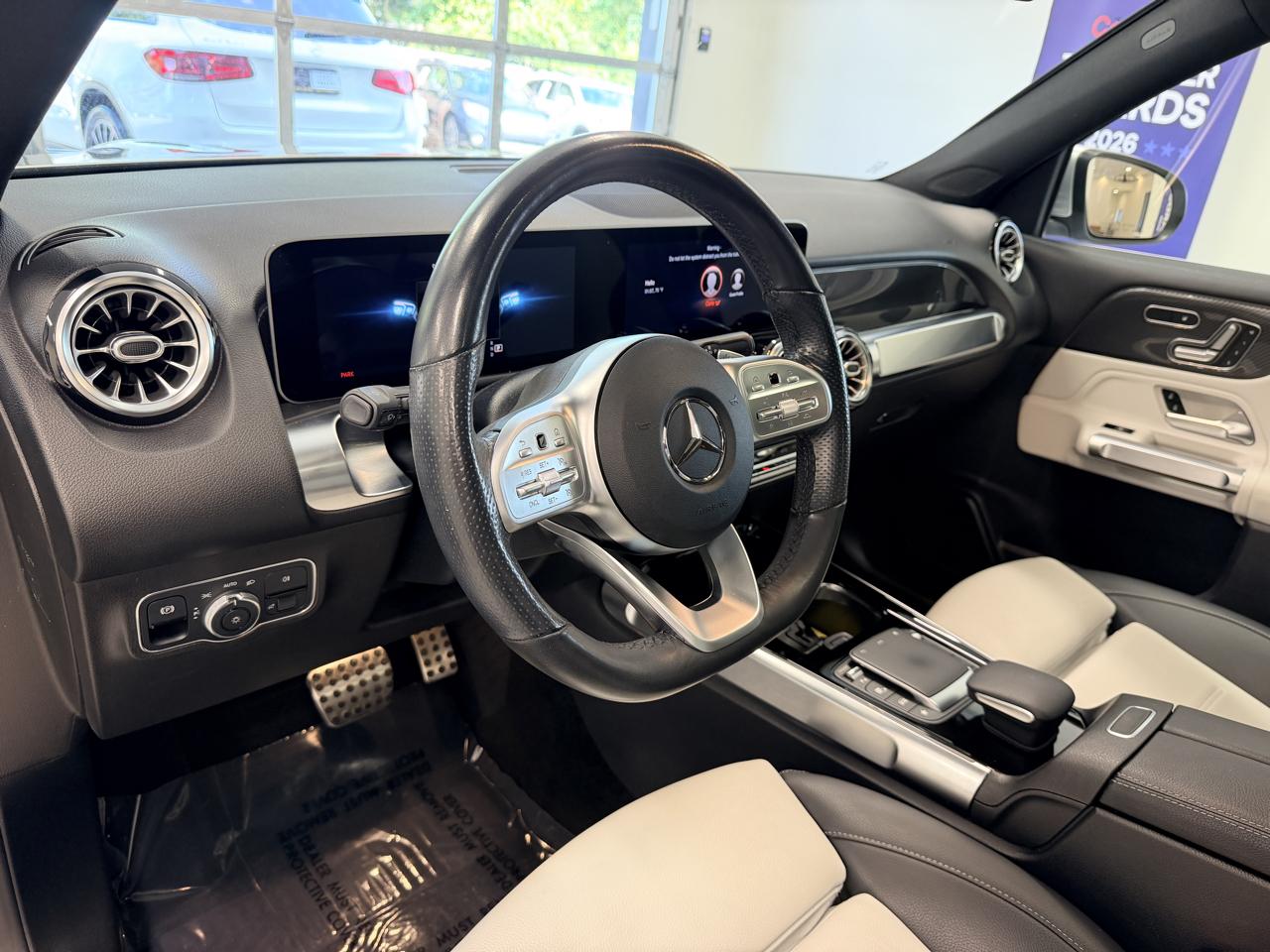 Mercedes-Benz GLB  2021