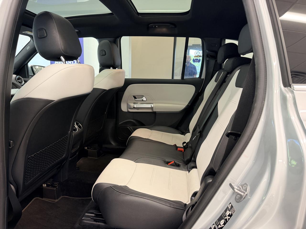 Mercedes-Benz GLB  2021