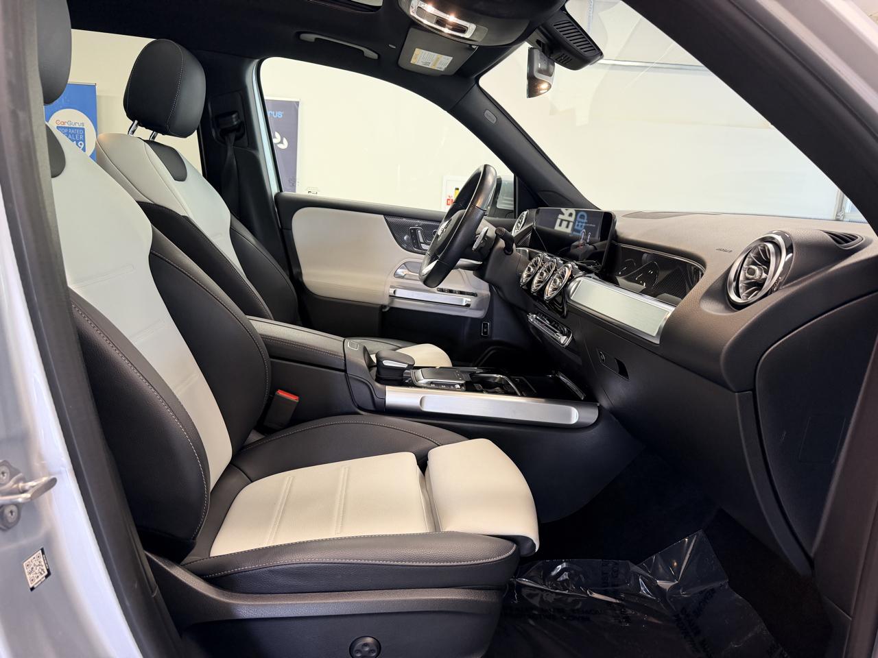 Mercedes-Benz GLB  2021