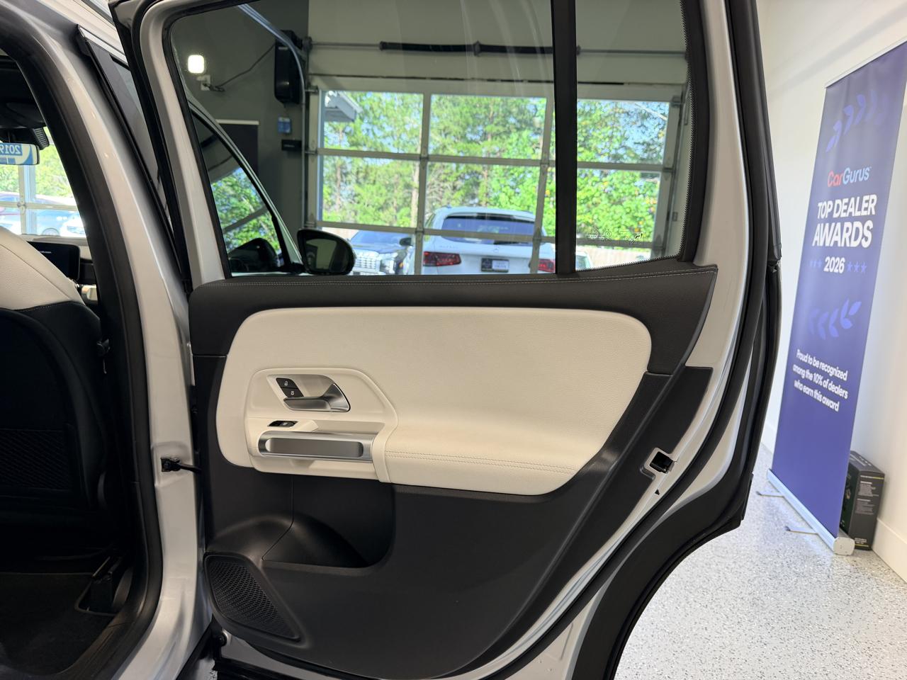 Mercedes-Benz GLB  2021