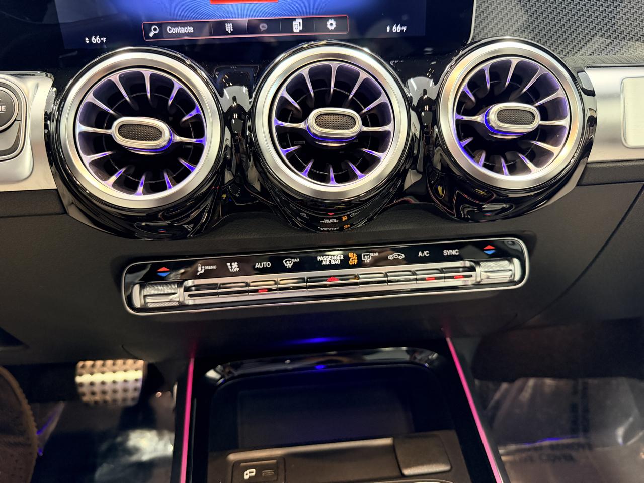 Mercedes-Benz GLB  2021