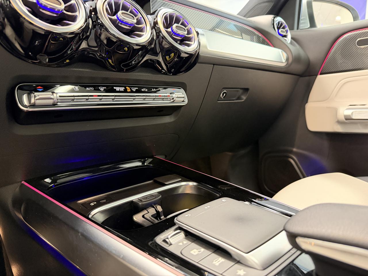 Mercedes-Benz GLB  2021