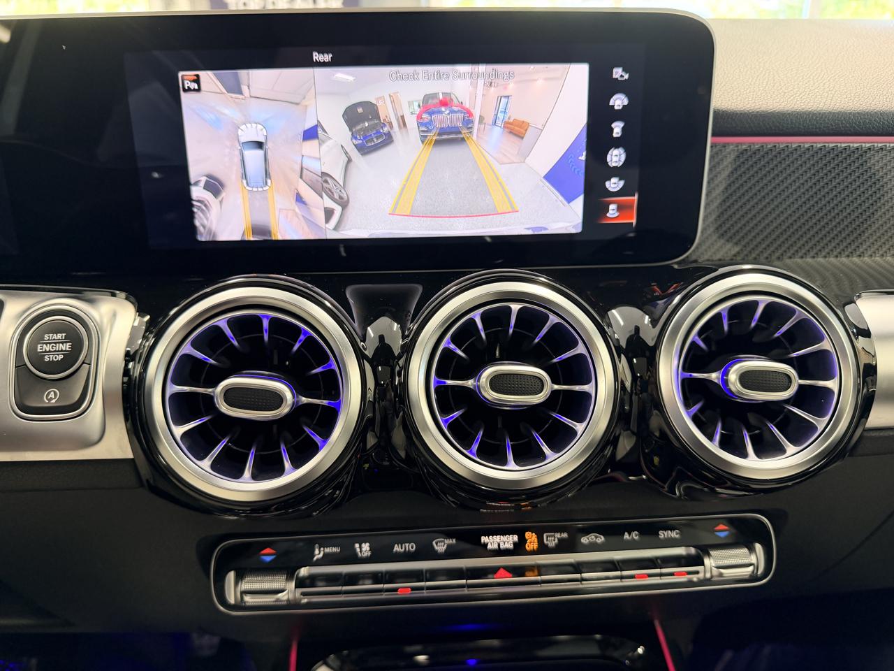 Mercedes-Benz GLB  2021