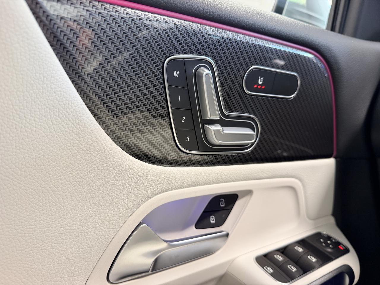 Mercedes-Benz GLB  2021