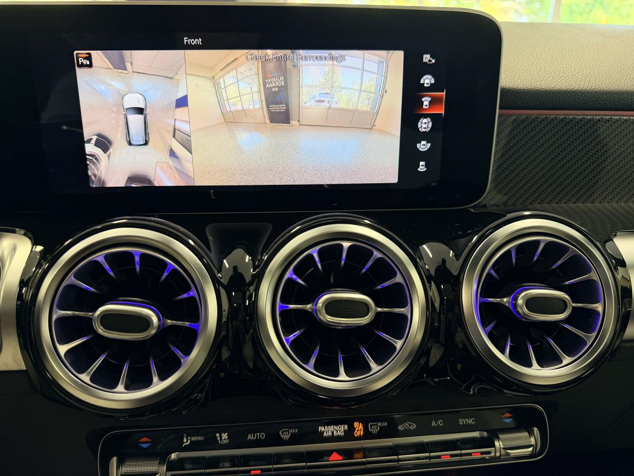 Mercedes-Benz GLB  2021