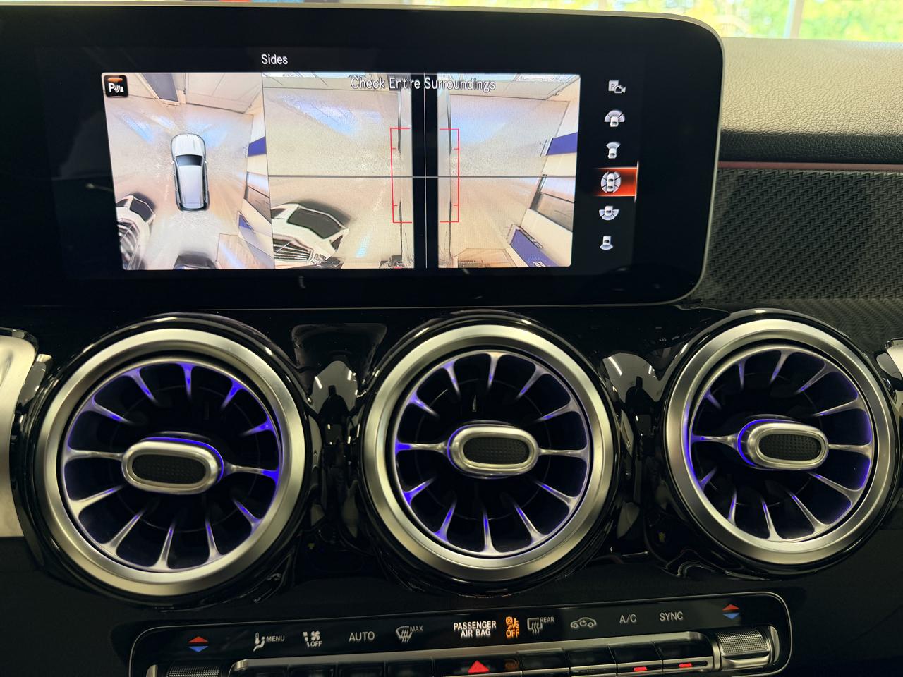 Mercedes-Benz GLB  2021