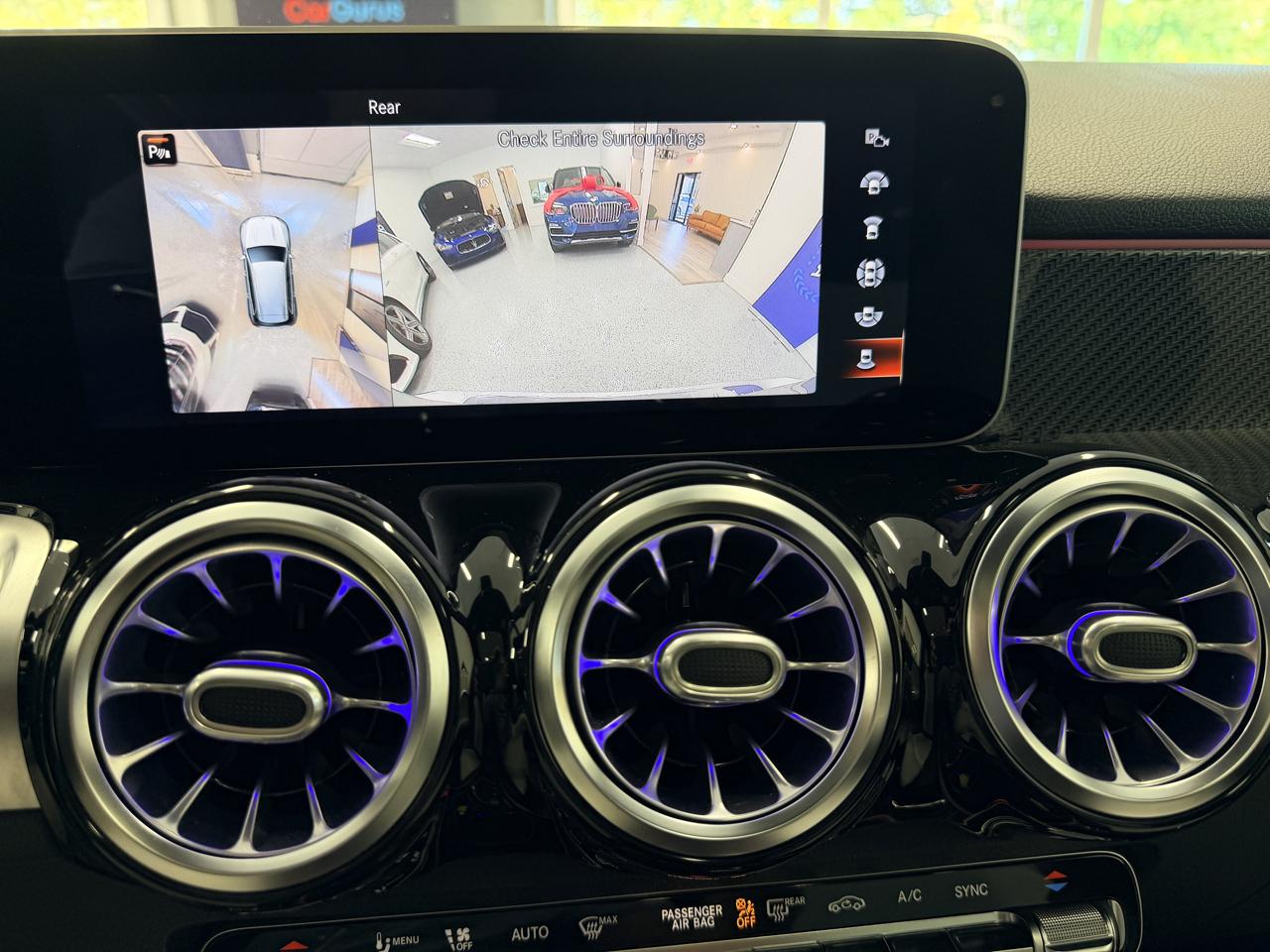 Mercedes-Benz GLB  2021