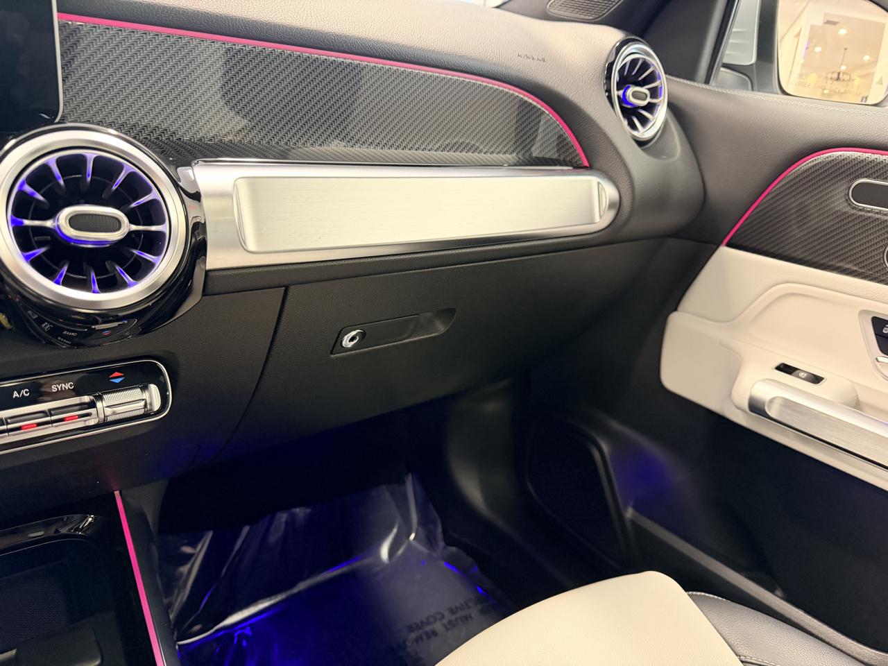 Mercedes-Benz GLB  2021