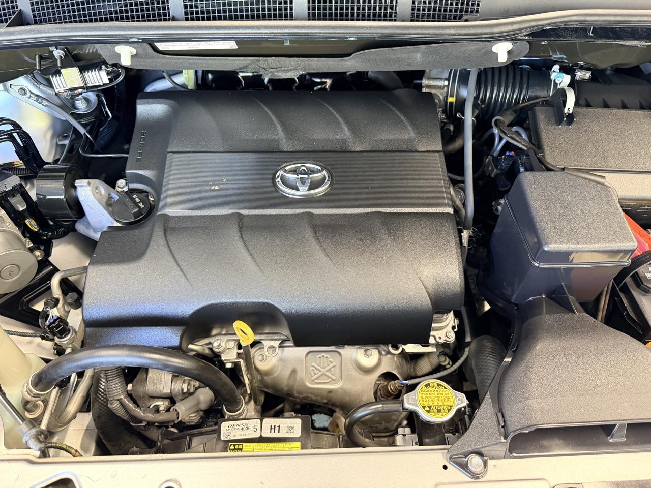 Toyota Sienna 5dr 7-Pass Van V6 XLE AAS FWD (Natl) 2013