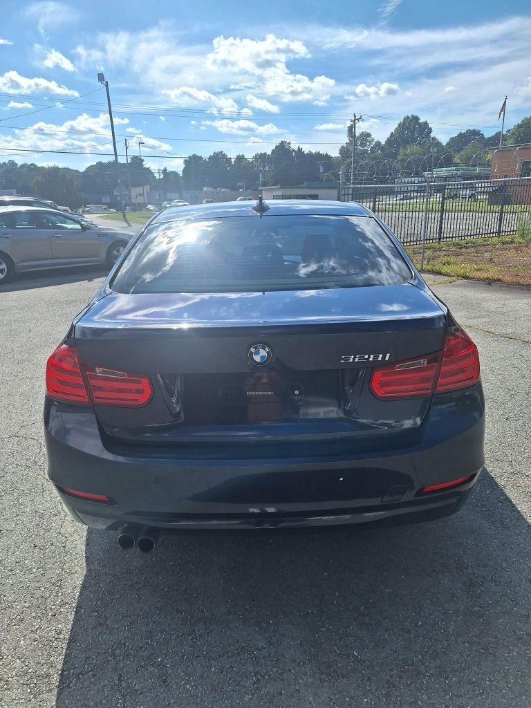 BMW 3-Series 328i Sedan 2013