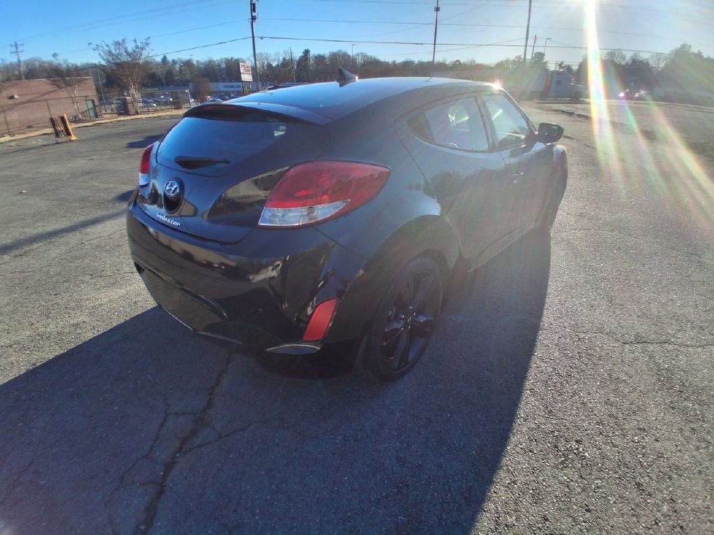 Hyundai Veloster Base 6MT 2015