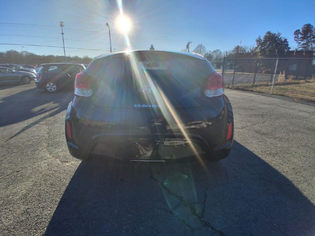 Hyundai Veloster Base 6MT 2015