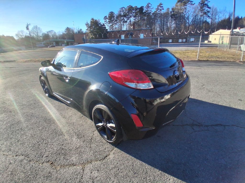 Hyundai Veloster Base 6MT 2015