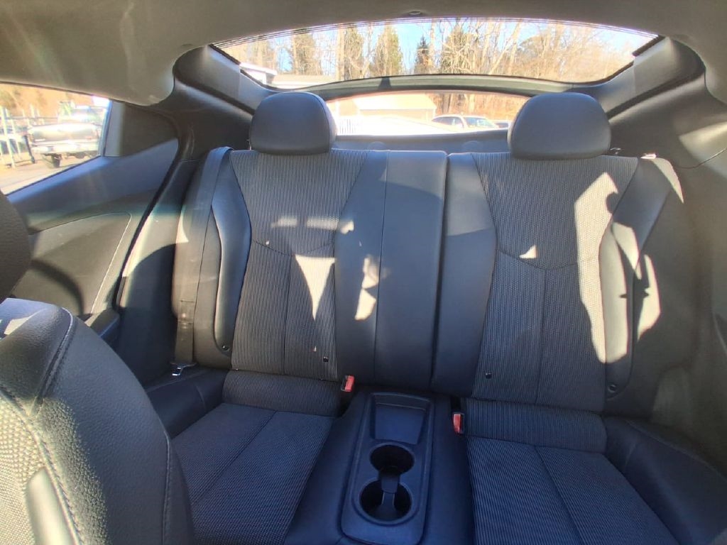 Hyundai Veloster Base 6MT 2015