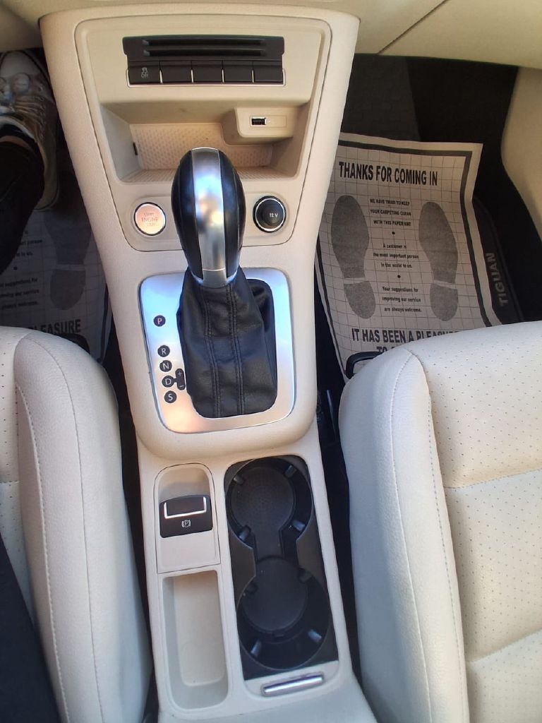 Volkswagen Tiguan S 2016