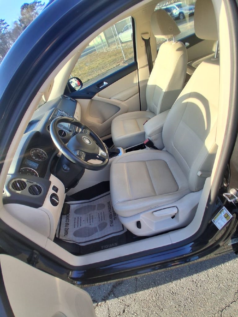 Volkswagen Tiguan S 2016