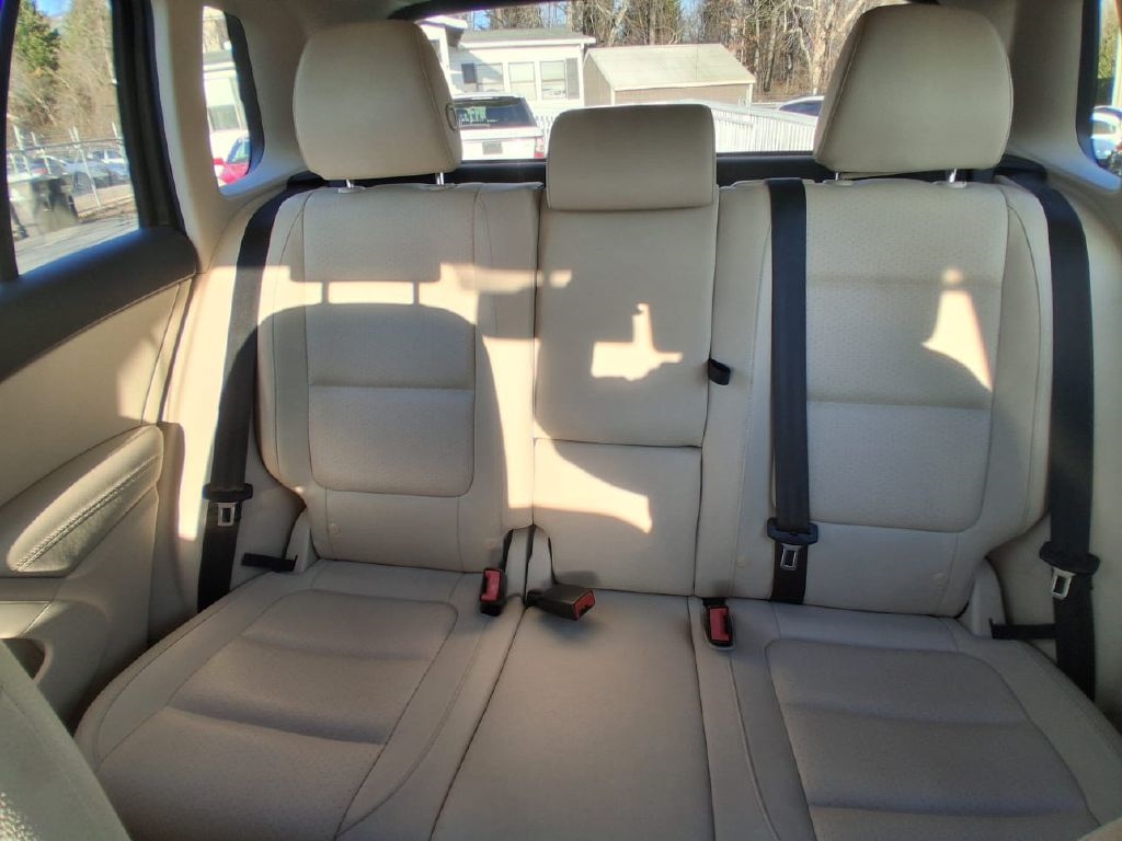 Volkswagen Tiguan S 2016