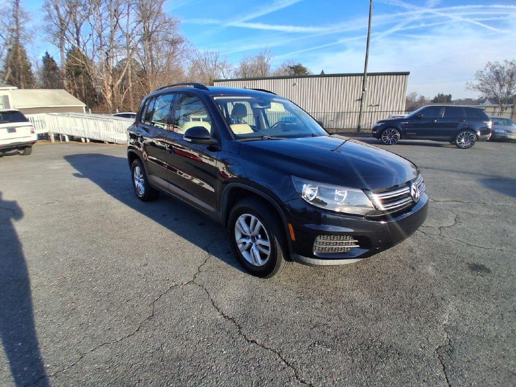 Volkswagen Tiguan S 2016