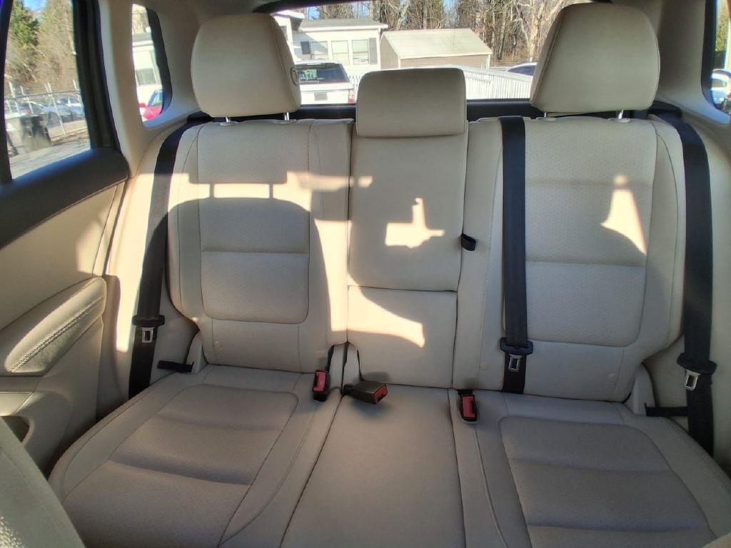 Volkswagen Tiguan S 2016