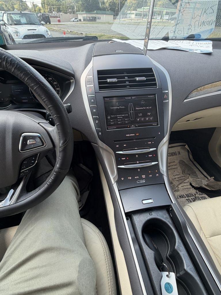Lincoln MKZ AWD 2013