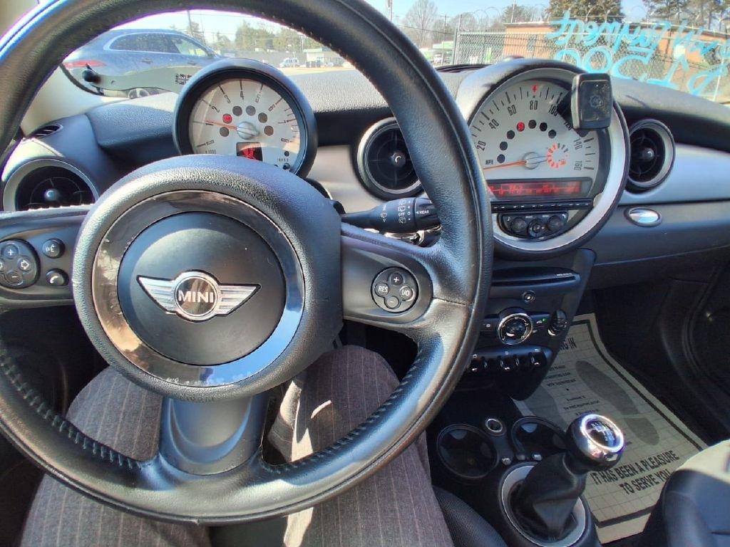 MINI Cooper Base 2011