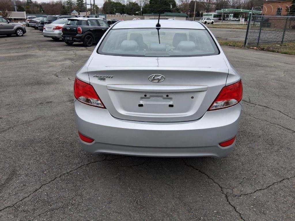 Hyundai Accent SE 4-Door 6A 2017