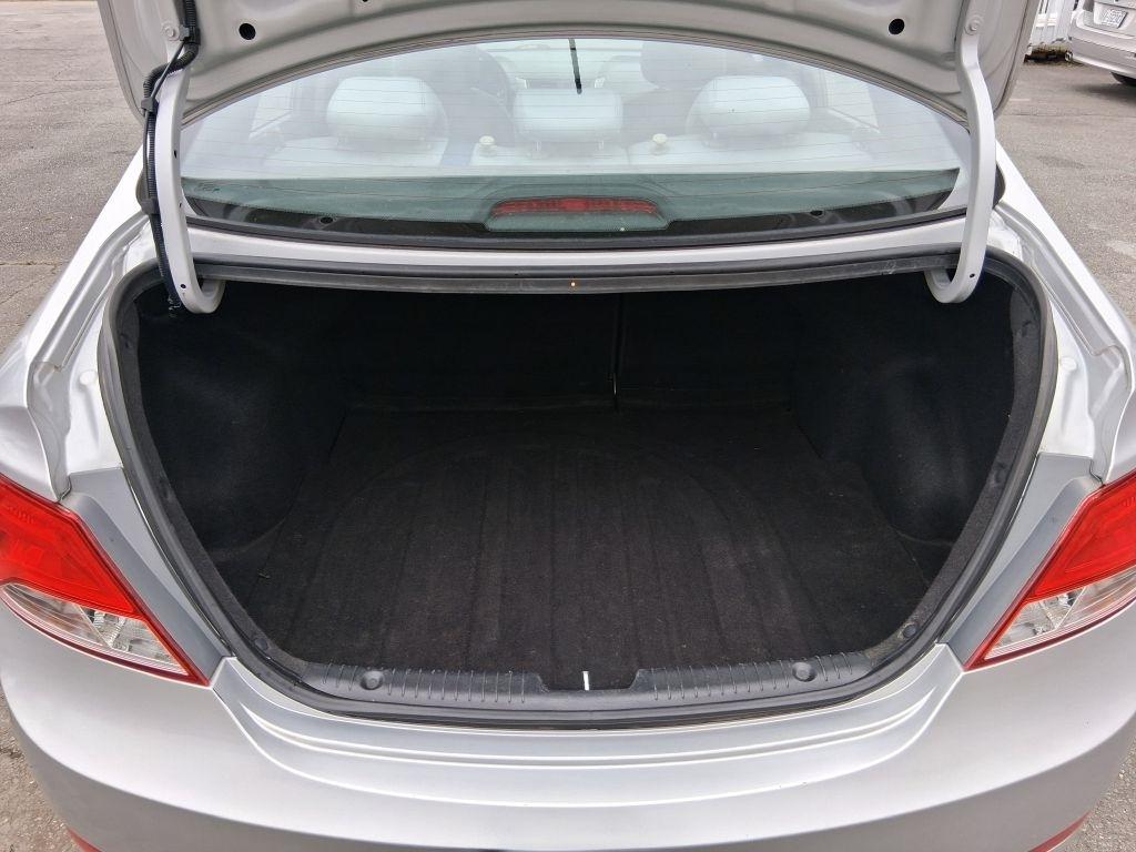 Hyundai Accent SE 4-Door 6A 2017