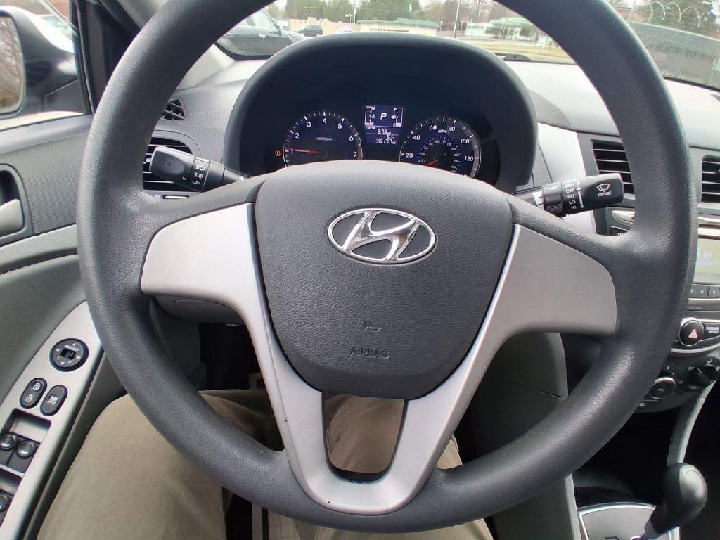 Hyundai Accent SE 4-Door 6A 2017