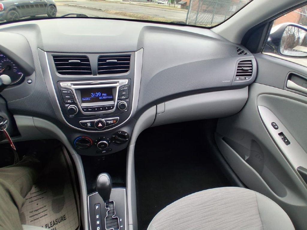 Hyundai Accent SE 4-Door 6A 2017