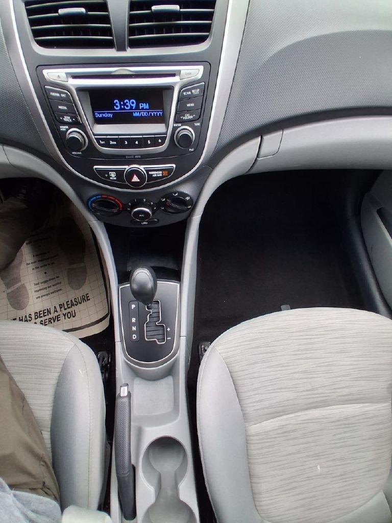 Hyundai Accent SE 4-Door 6A 2017