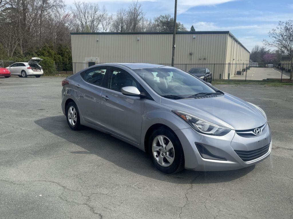Hyundai Elantra SE 6AT 2015