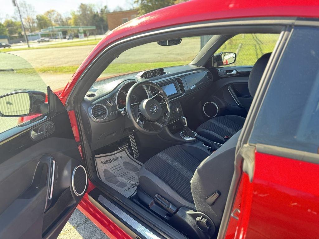 Volkswagen Beetle  2012
