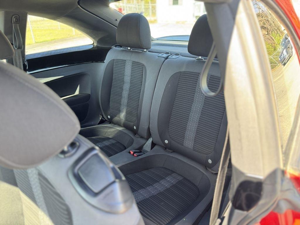 Volkswagen Beetle  2012