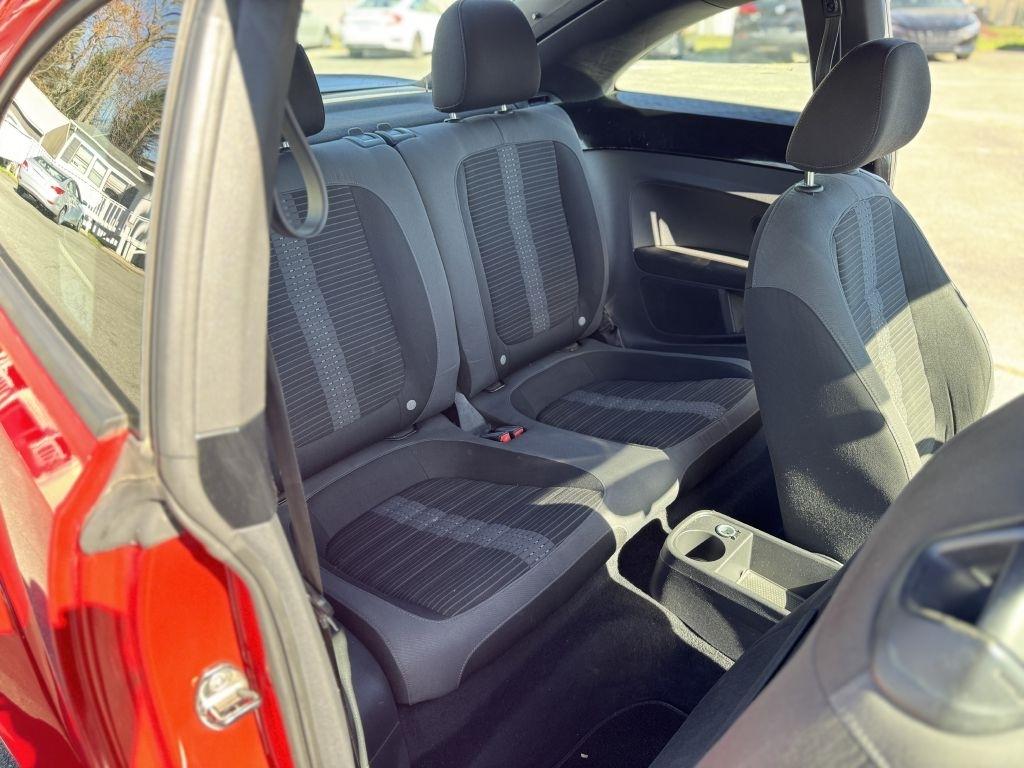 Volkswagen Beetle  2012