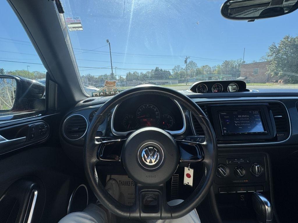 Volkswagen Beetle  2012