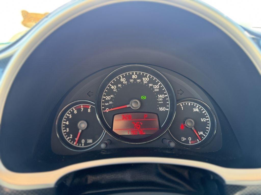 Volkswagen Beetle  2012